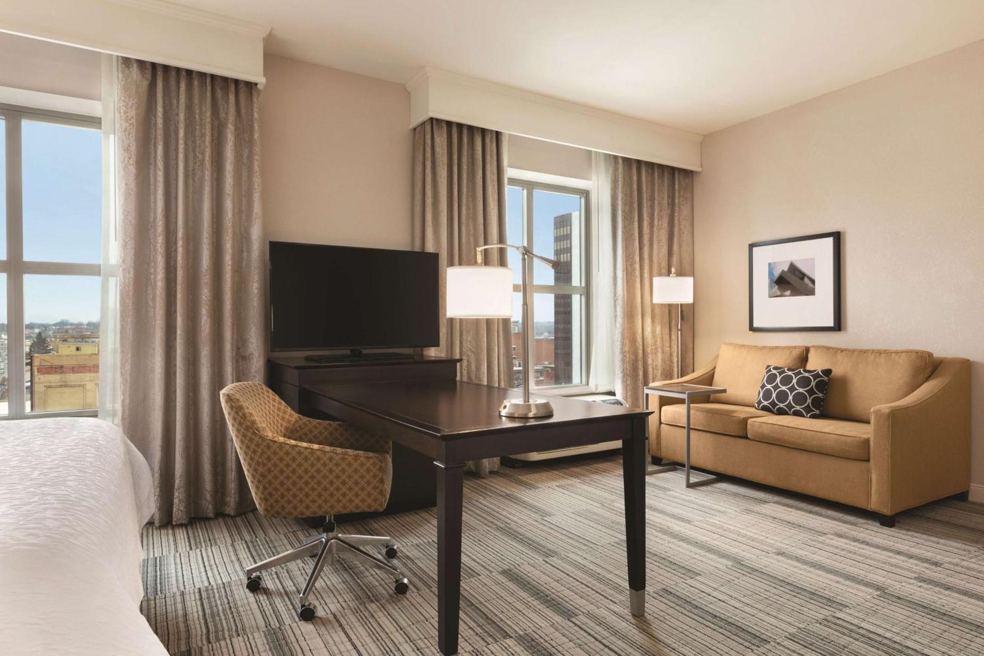 Hampton Inn & Suites - Roanoke-Downtown, Va Екстериор снимка